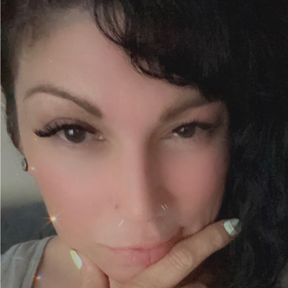 Meet your Posher, Sandra - Picture 1 of 1